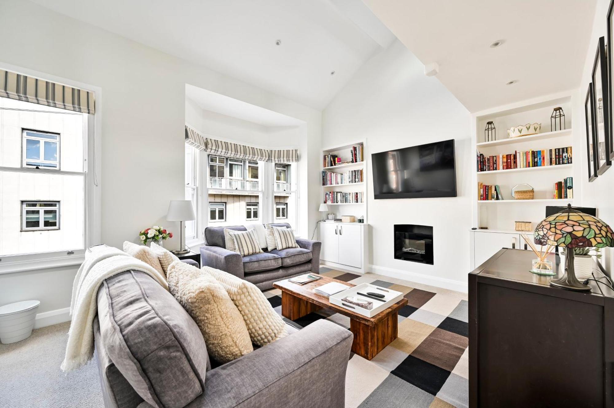 Appartamento New Chic 3-Bed Flat In Clapham Londra Esterno foto