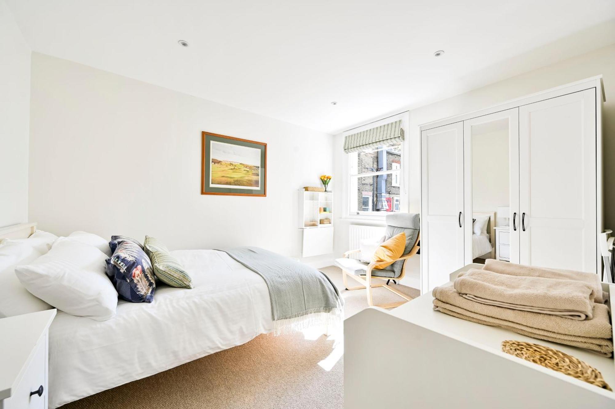 Appartamento New Chic 3-Bed Flat In Clapham Londra Esterno foto